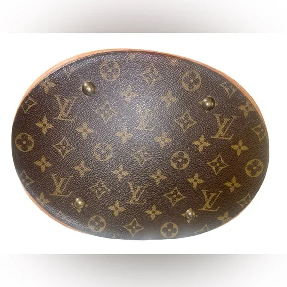 Authentic Louis Vuitton GM Bucket Bag 🥳 - Picture 9 of 15